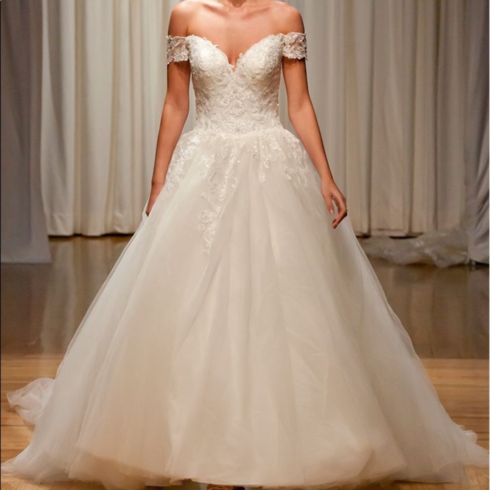 Casablanca Gracie 2312 wedding dress size 16 - Picture 5 of 5